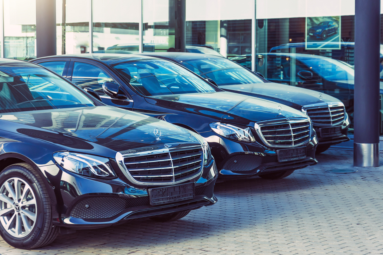 Tipp beim Firmenfahrzeug: Führen Sie lückenlose Fahrtenbücher oder dokumentieren Sie klare Nutzungsbeschränkungen, wenn Sie eine Reduktion des Sachbezugs erreichen möchten. (Bild: © iStock/aapsky)